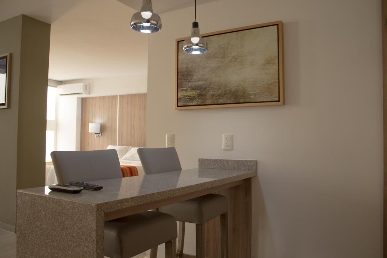 Hangar Inn Guadalajara Aeropuerto San Jose del Castillo 외부 사진